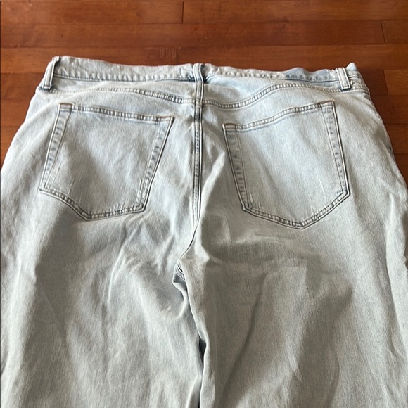 Abercrombie & Fitch Light Wash Split Hem Denim - Picture 6 of 6